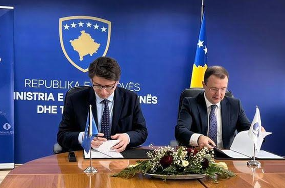 Nënshkruhet marrëveshja 20 milionë euroshe për ujërat e zeza në Ferizaj