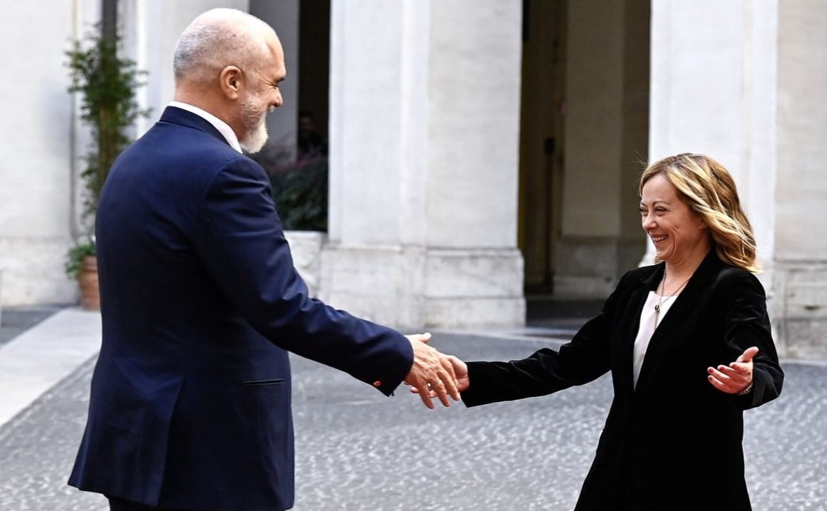 Meloni organizon tubim me liderë të ndryshëm, tërheq vëmendjen takimi me Ramën