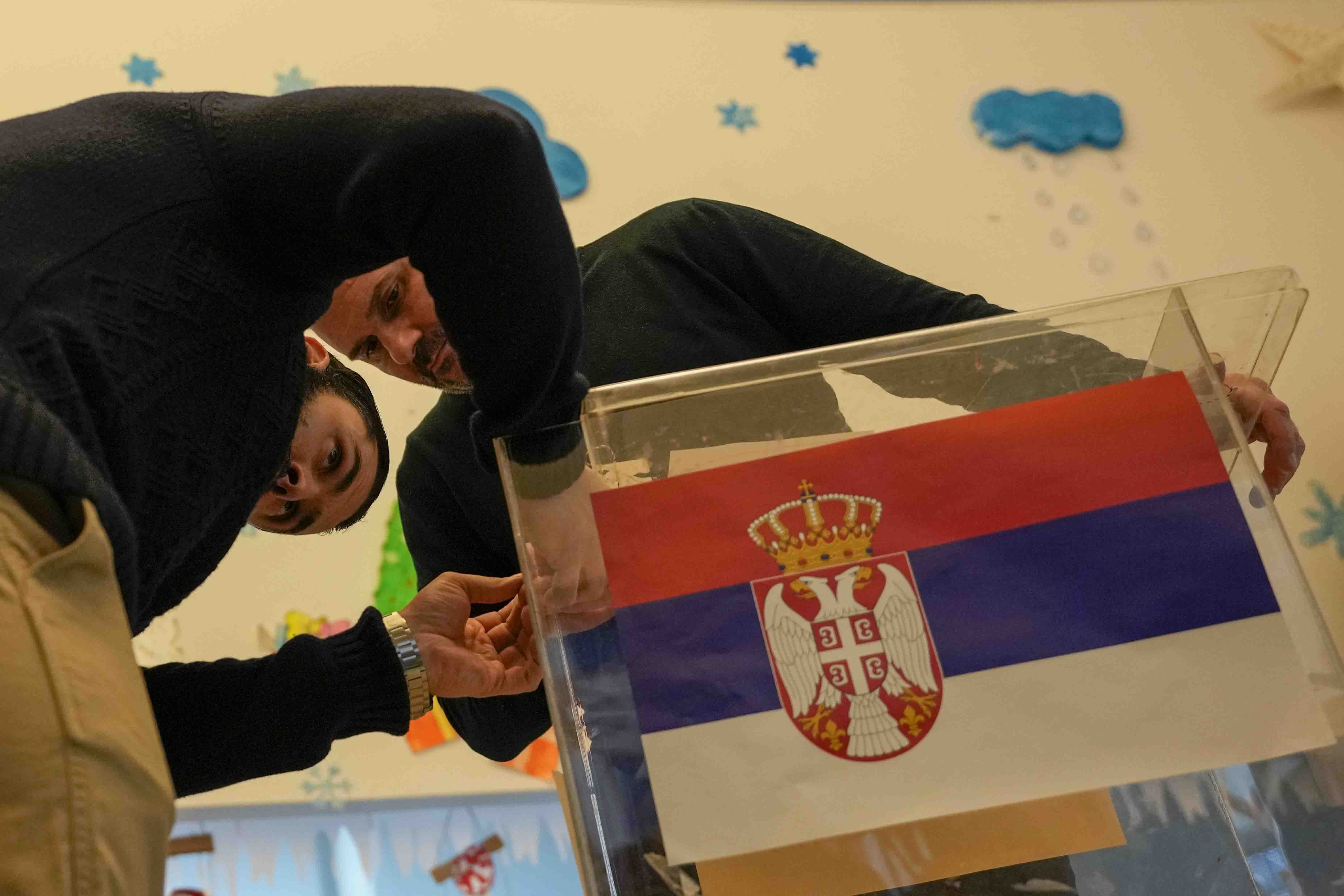 Opozita serbe kërkon anulimin e zgjedhjeve në Beograd