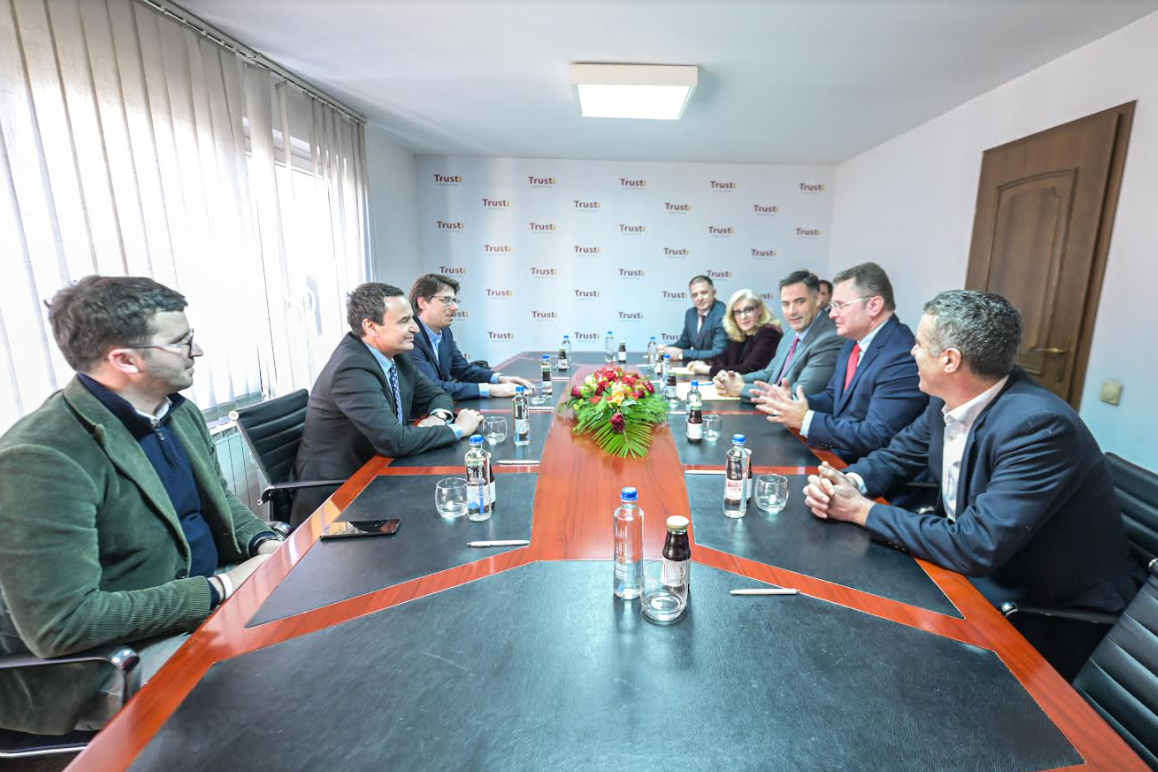 Kurti viziton Trustin: Fuqizimi i institucionit i rëndësishëm për sigurim të pensionit të dinjitetshëm