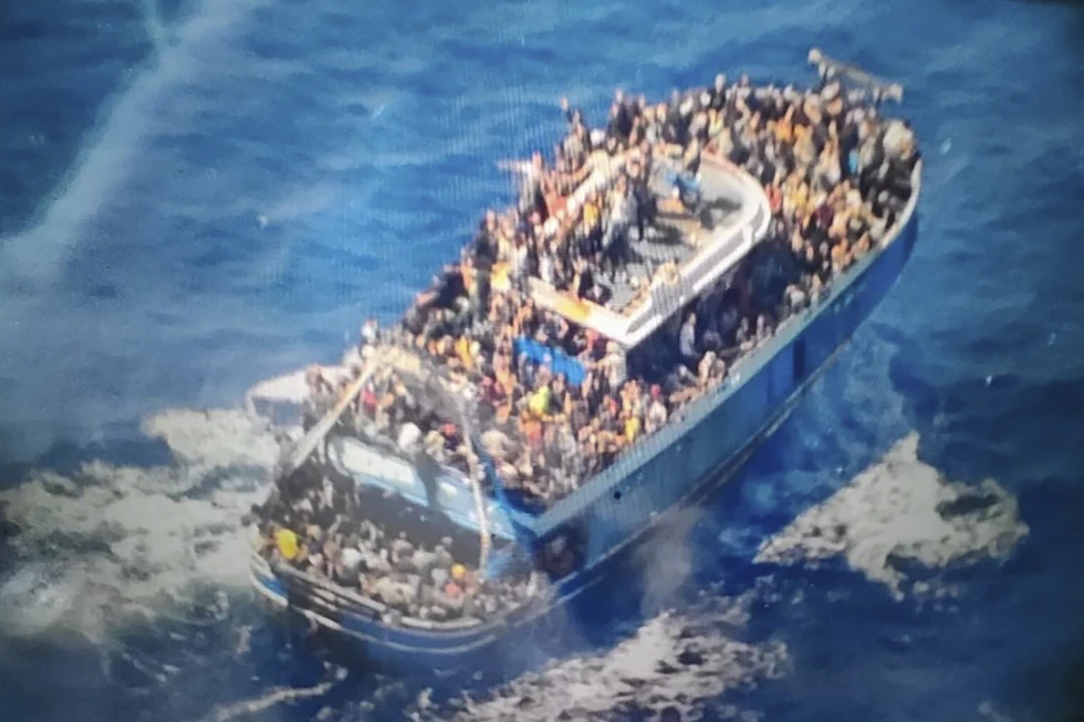 Greqia aprovon ligj, u mundëson migrantëve ilegalë të drejtë banimi nëse kanë vend pune