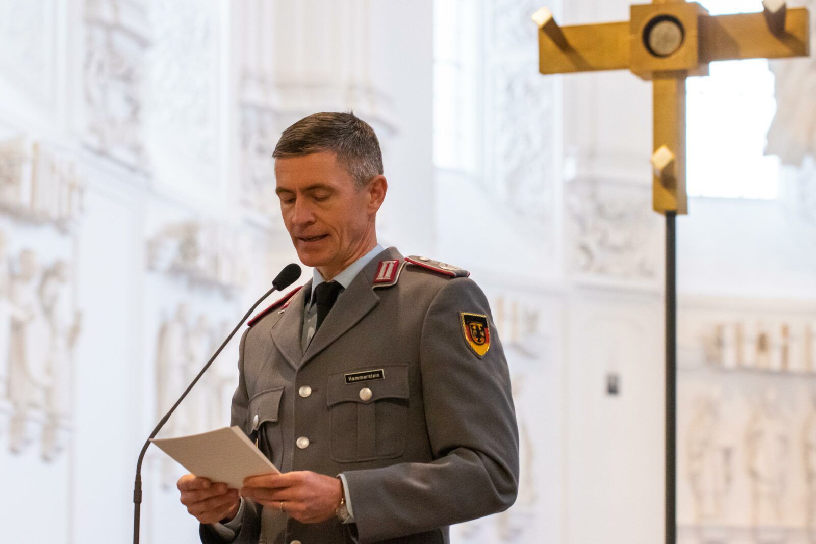 Gjenerali gjerman i NATO-s: Më shumë ushtarë do të nevojiten në Kosovë