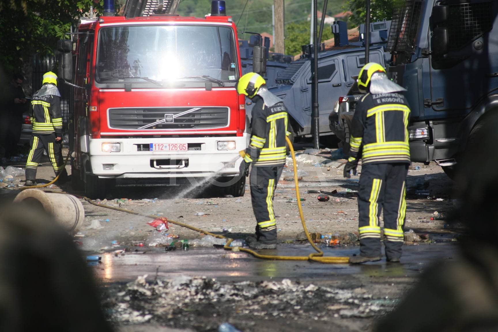 Zjarrfikësve u ndahen pagesat për orët shtesë të 2022-s