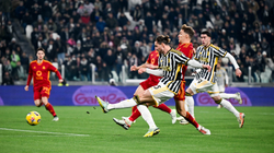 Juventusi mposht Romën, i afrohet Interit