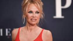 Pamela Anderson e ndoqi premierën e dokumentarit të saj