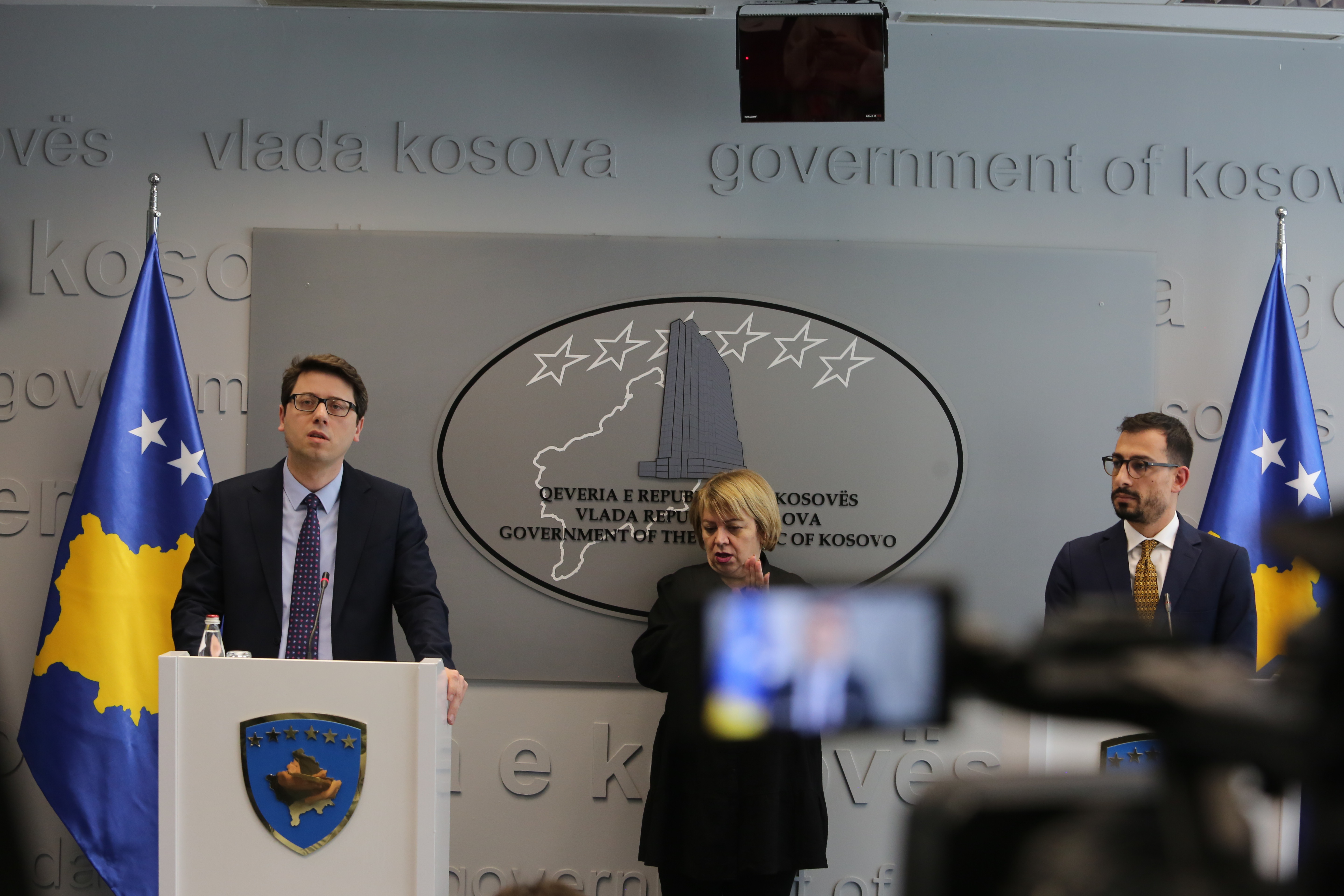 Murati: Paga mesatare bruto në sektorin publik për 2023 do të jetë 730 euro