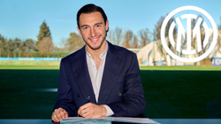 Darmian rinovon kontratën me Interin deri më 2024
