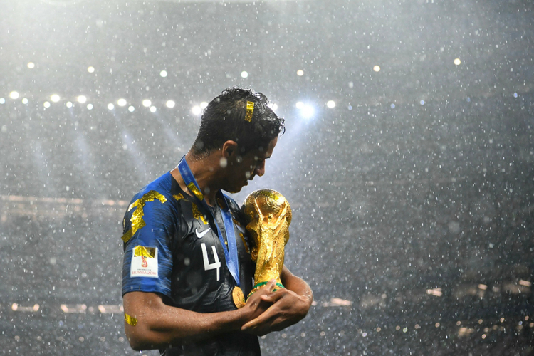 Varane tërhiqet nga Franca