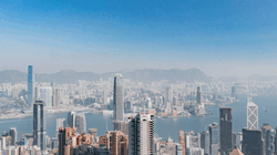 Hong Kongu vendos të dhurojë falas 500 mijë bileta aeroplani
