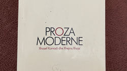 “Proza moderne – Xhozef Konradi dhe Xhejms Xhojsi” plotëson një zbrazëti të madhe në fushën e gjerë e të begatë të studimeve të letërsisë moderne angleze, ndaj do t’i kontribuojë leximit, përhapjes dhe njohjes më të mirë të këtyre autorëve dhe veprave