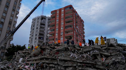 Mbi 5600 ndërtesa u shkatërruan si pasojë e tërmeteve të së hënës në Turqi”