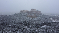 Mbyllen shkollat e dyqanet dhe ndërpritet qarkullimi në Athinë, shkak stuhia e borës