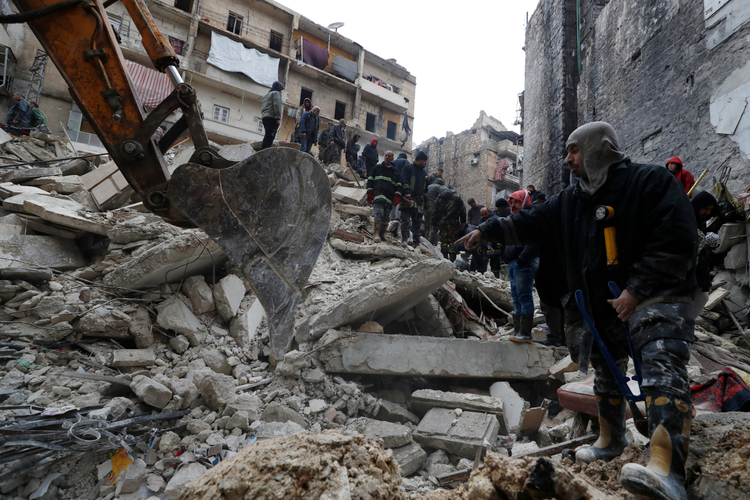 Shkon në mbi 7700 numri i të vdekurve në Turqi e Siri si pasojë e tërmetit