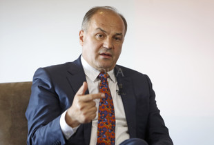 Deputeti i Partisë Demokratike të Kosovës, Enver Hoxhaj