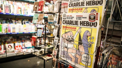 “Ndërtesa të shembura e vetura të përmbysura”, karikatura e Charlie Hebdo nxit zemërim në Turqi