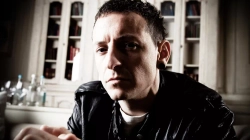 Linkin Park të premten publikon këngë që përfshin vokalin e Chester Bennington