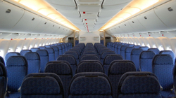 Cila është ulësja më e sigurt në një aeroplan?