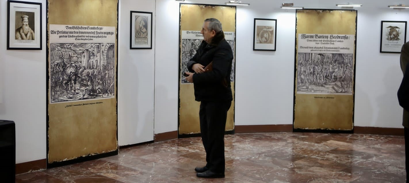 Figura e Skënderbeut shpaloset si kalorës e strateg unik në Evropë