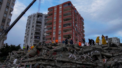Ekipi i FSK-së shpëton nga rrënojat në Turqi një fëmijë 2-vjeçar