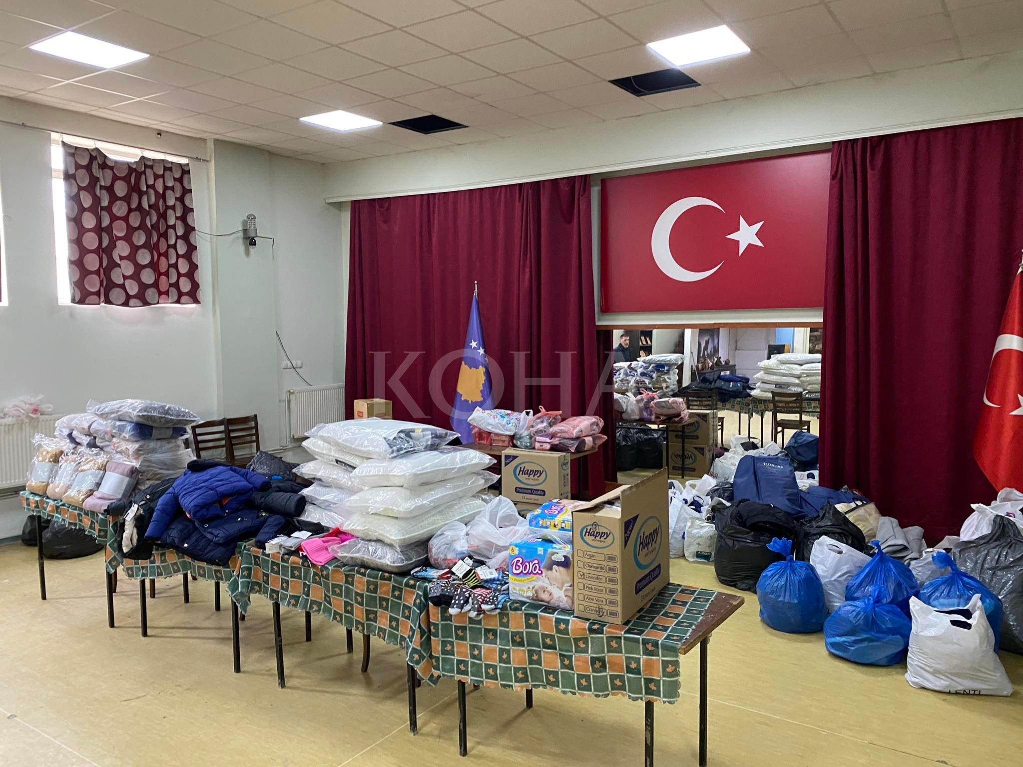 Qytetarët e Kosovës mobilizohen për t’u ndihmuar turqve