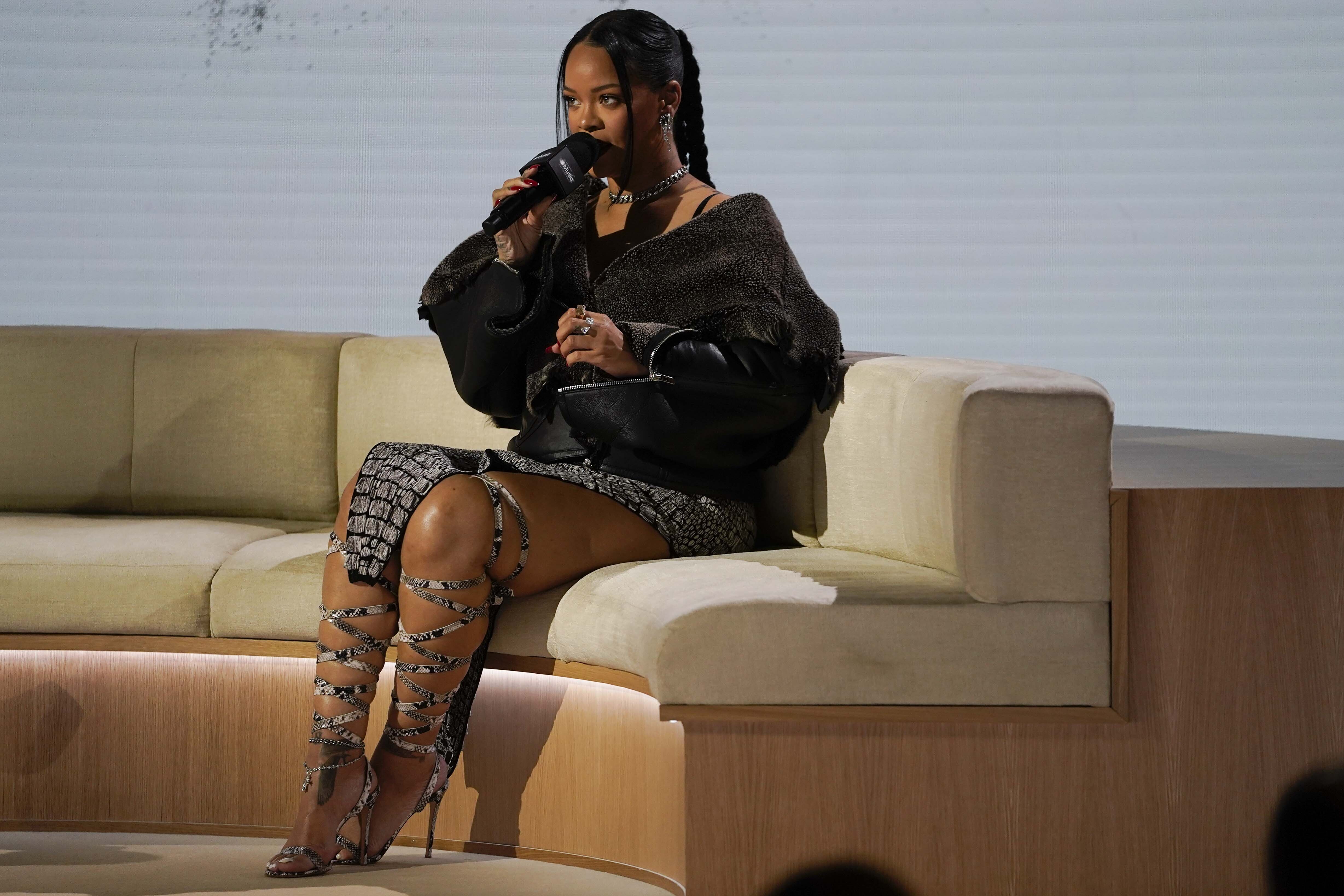 Rihanna premton një “Super Bowl” të paparë