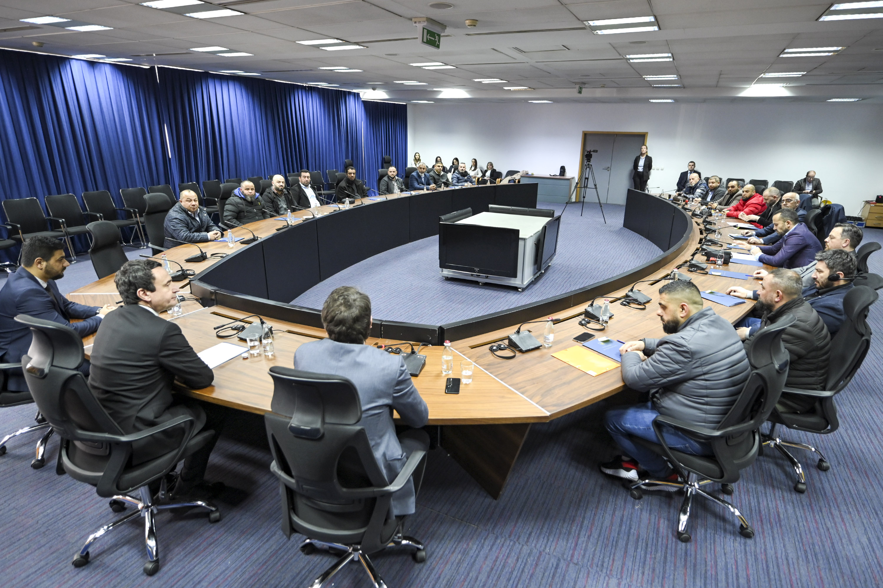 Qeveria nënshkruan marrëveshje për mbështetje prej 1.2 milionë euro të 19 kuzhinave popullore