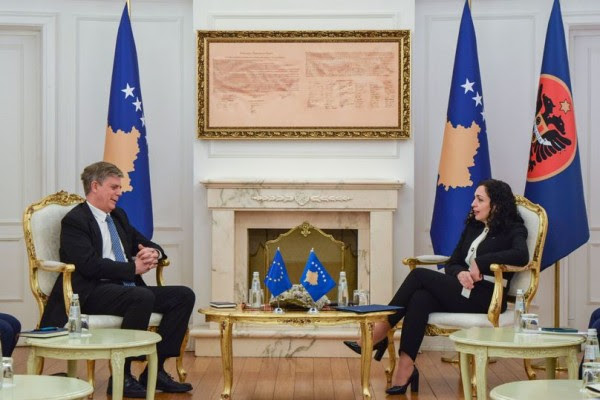 Osmani pret në takim shefin e EULEX-it, diskutojnë për zhvillimet e fundit në veri