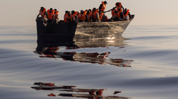 Të paktën 73 emigrantë supozohen të vdekur pas mbytjes së një anije në Libi