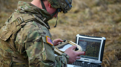 SHBA-ja nxjerr deklaratë për përdorimin e Inteligjencës Artificale në ushtri