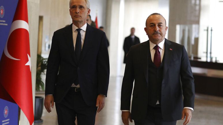 Stoltenberg i kërkon Turqisë ta heqë bllokimin ndaj anëtarësimit të Suedisë dhe Finlandës në NATO