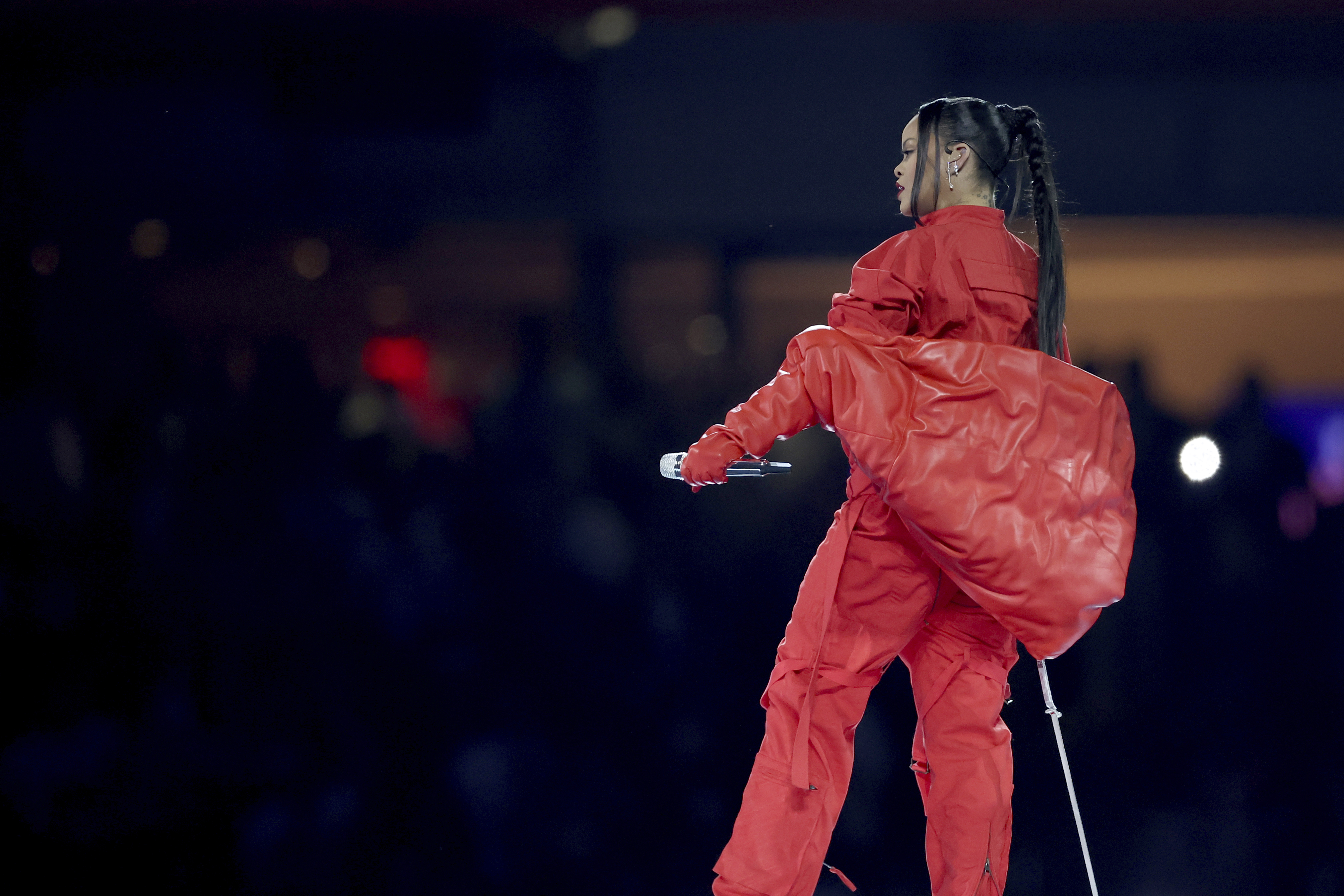 Rihanna shpenzoi mbi gjysmë milioni dollarë për performancën që nuk u pagua