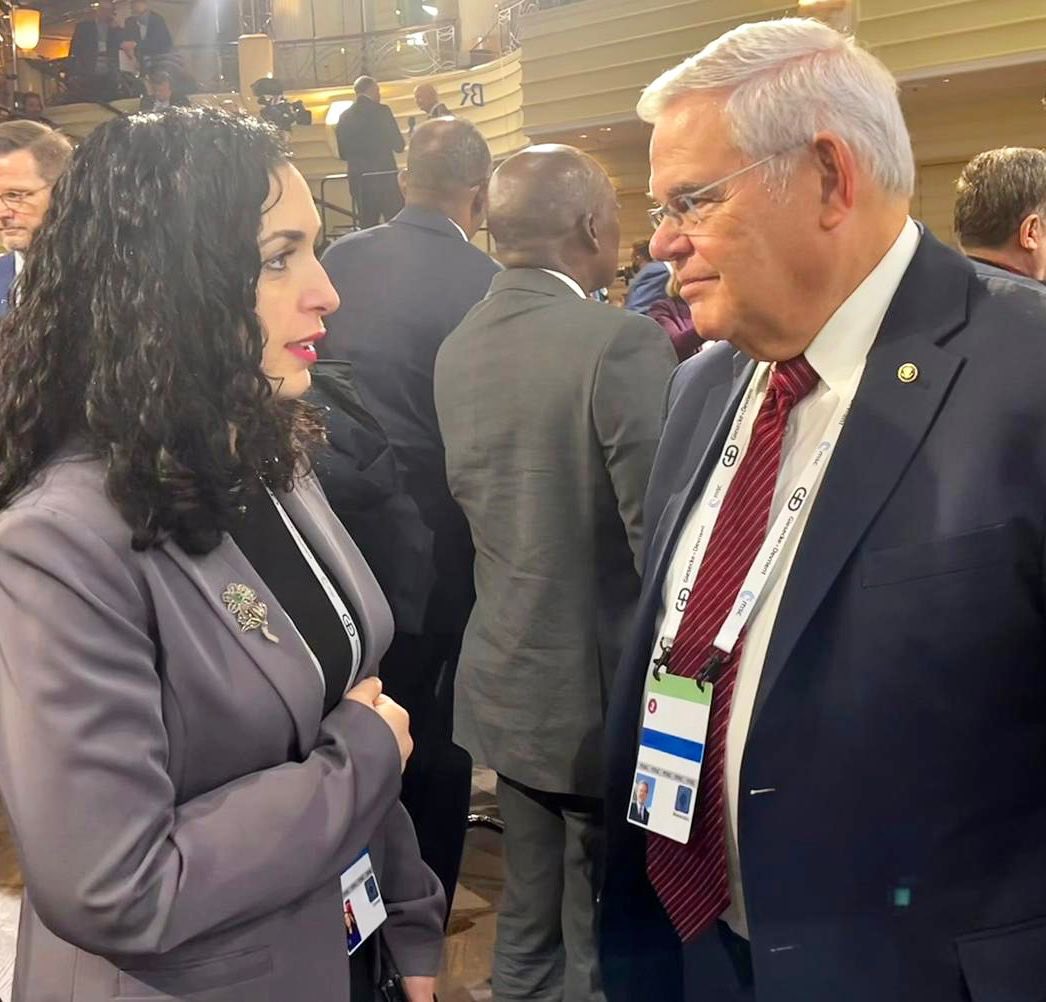 Osmani e Kurti falënderojnë senatorin që kritikoi Cholletin për Asociacionin
