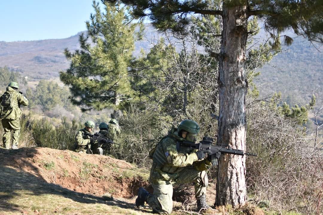 Njësia e këmbësorisë së FSK-së realizon ushtrimin fushor në Mitrovicë