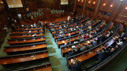 Sot seancë në Kuvend, në rend dite votimi i Strategjisë për energjinë 2022-2031