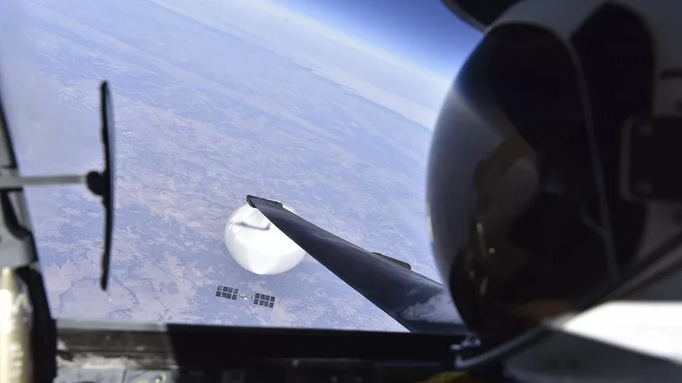 “Selfie” kap momentin kur piloti amerikan fluturoi mbi “balonën spiune” kineze