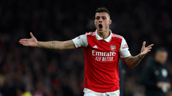 Arsenali insiston t’ia zgjasë edhe më shumë qëndrimin Xhakës