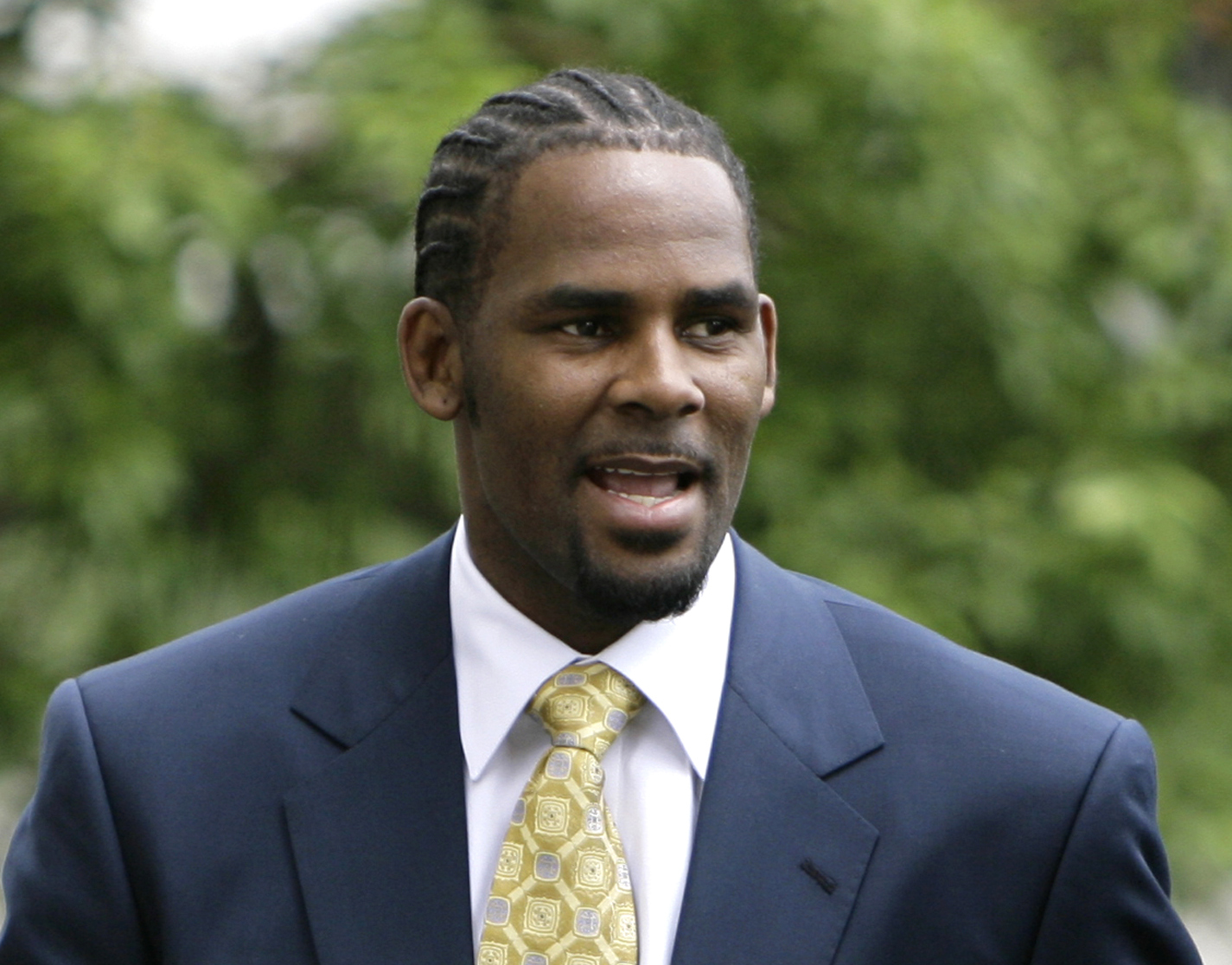 R Kelly u dënua me 20 vjet të tjera burgim për abuzim seksual të fëmijëve