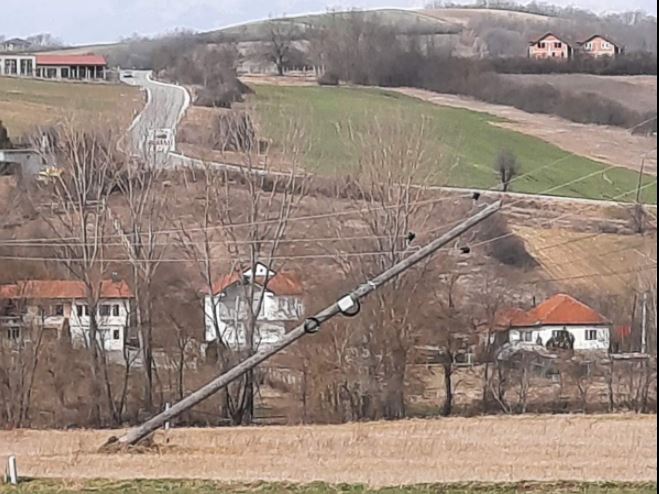 KEDS: Erërat e forta shkaktuan dëme në rrjetin elektroenergjetik