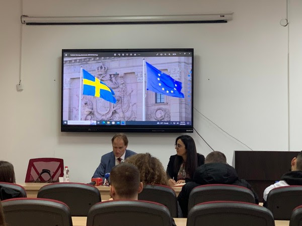 Ambasadori suedez: Ka një shans të vogël për lajm pozitiv nga Brukseli