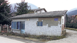 Vrasja e 6 të rinjve serbë në Pejë, klithma e prindërve dhe një president cinik i Serbisë