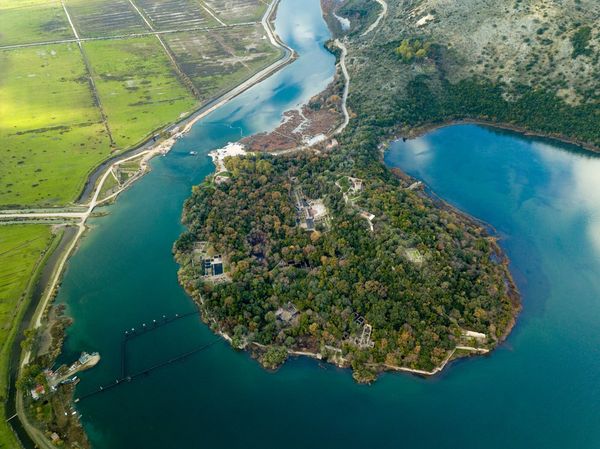 Gjatë sundimit venecian ishte vendosur që lënda drusore e nxjerrë nga pyjet e Butrintit të përdorej për nevojat e kështjellës së Butrintit, si dhe për riparimin e anijeve të mëdha e të vogla të flotës veneciane