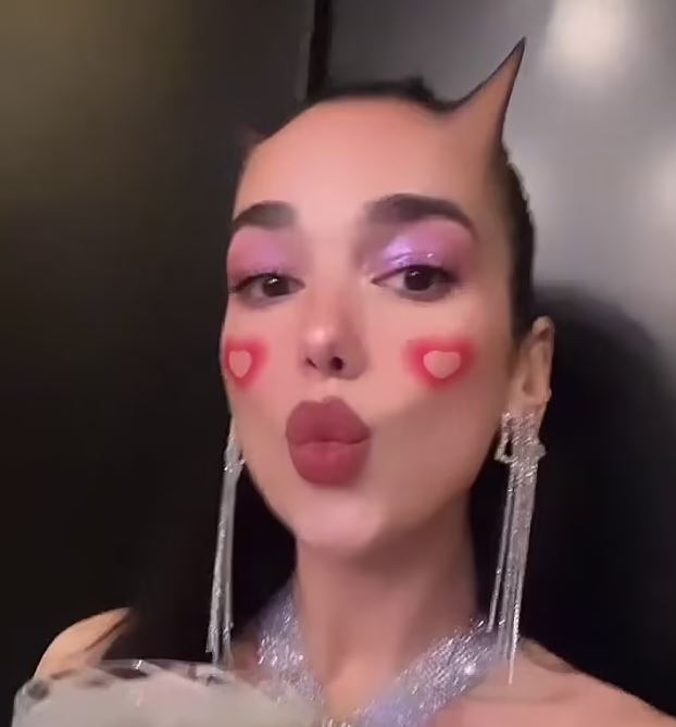 Dua Lipa uron fansat në mënyrë të veçantë për Vitin e Ri