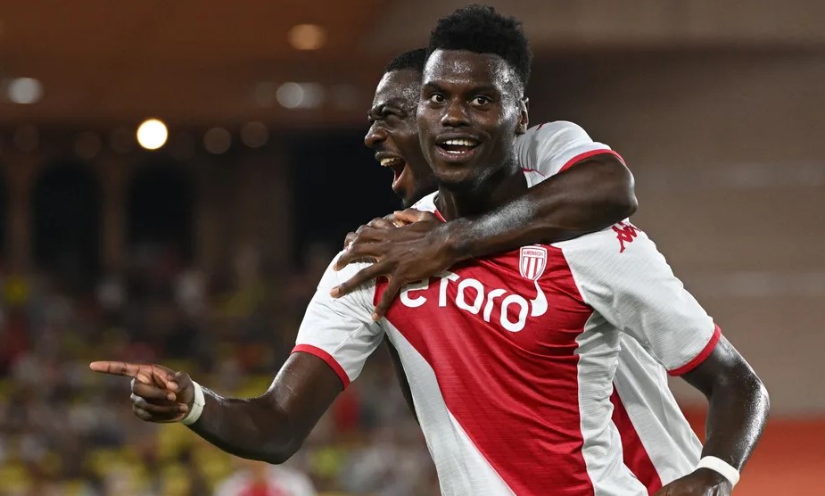Chelsea arrin marrëveshje për transferimin e Badiashiles