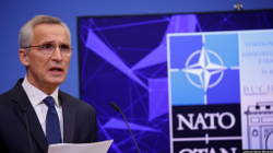Stoltenberg: NATO duhet të rrisë prodhimin e armëve në vitin 2023