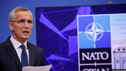 Stoltenberg: NATO duhet të rrisë prodhimin e armëve në vitin 2023