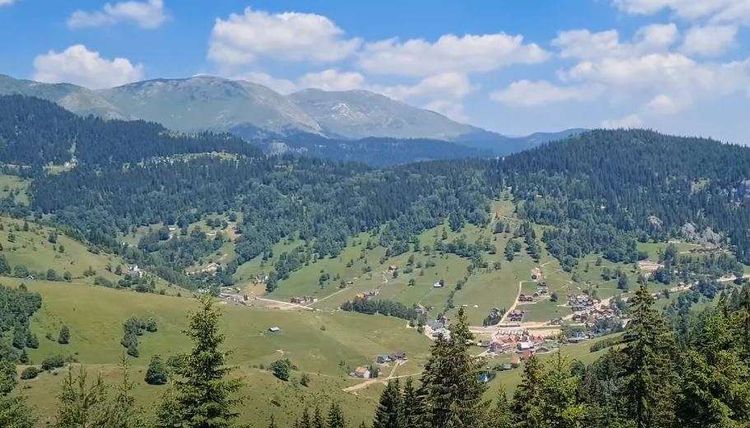 Shpërthejnë dy bombola gazi në një vilë në Bogë, lëndohen katër persona