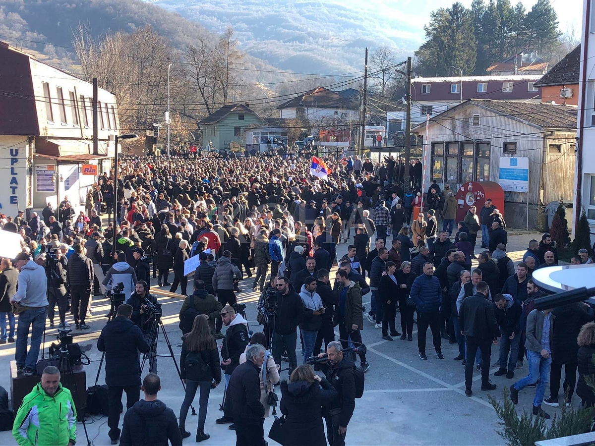 Përfundon pa incidente protesta në Shtërpcë, hapet për qarkullim rruga