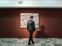 Kryeministri Albin Kurti në ekspozitën “Rrethi” të Gani Gashit në Galerinë Kombëtare të Kosovës, më 3 maj të vitit të kaluar (Foto: Albin Kurti/Instagram)