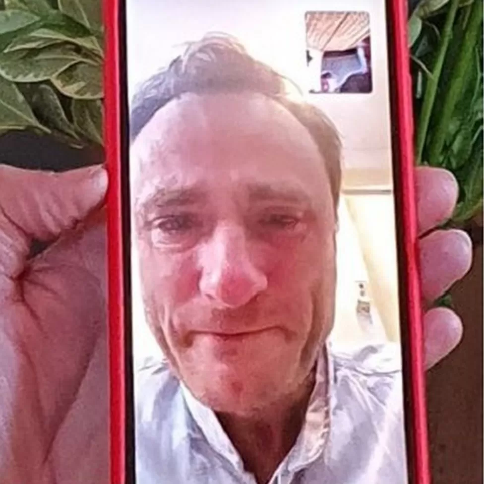 Irani dënon një belg me 40 vjet burgim dhe 74 fshikullime
