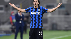 Darmian rinovon kontratën me Interin